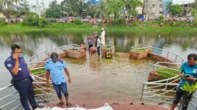 ডিএনডি ওয়াটার পার্কে’ গোসলে নেমে একই পরিবারের ৩ জনের মৃত্যু 1 8df0c8a477b9574612472029f3a0db97 6a2d62af73069