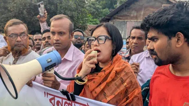 যারা মৌলবাদী রাষ্ট্র বানাতে চায়, তারাই সিনেমা বন্ধ করেছে: রুমিন ফারহানা 1 9454b68aa6eb7331ed2a15d377d4da0b 6a1d8fd80f4e0