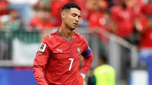 খেলাজুড়ে ‘নিখোঁজ’ রোনালদো বললেন, পর্তুগাল হেরেও যেতে পারতো 1 c25e458ae204c2633417b3ed4f1fe975 6a332c02009c2