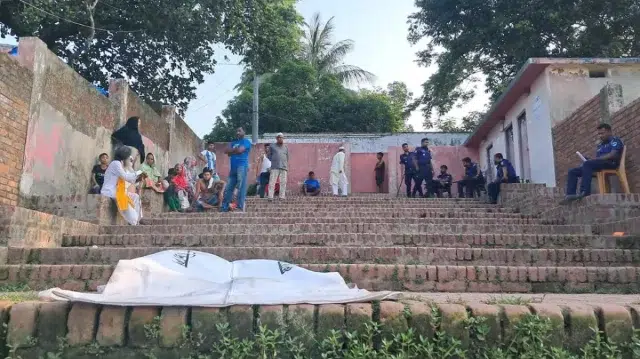 বাগেরহাটে দিঘিতে কুমিরে ধরে নেওয়ার ৯ ঘণ্টা পর শিশুর মরদেহ উদ্ধার 1 e22753272c7833298396c8f435a5aa28 6a1e48b1d6d20