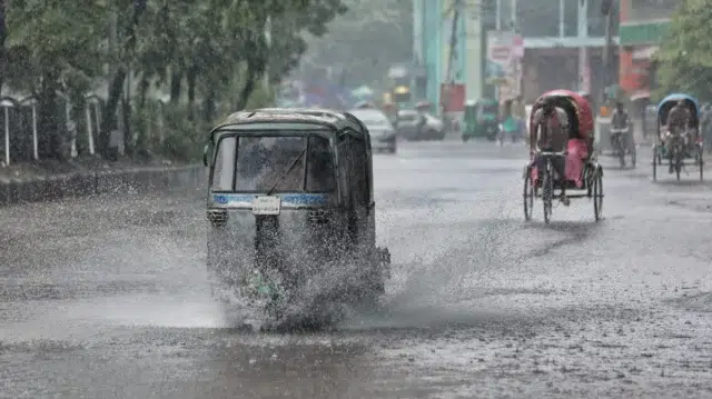 ১৩ জেলায় ঝোড়ো হাওয়ার পূর্বাভাস, নদীবন্দরে ১ নম্বর সতর্কসংকেত 1 f7f2ec18a898424154b7e0f51f4817c0 6a13eea9688ad