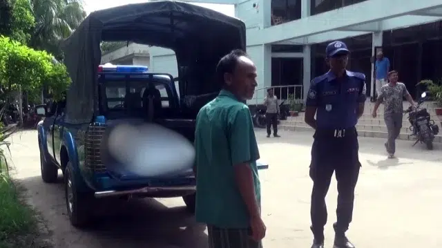 বিয়ে বাড়িতে যাওয়ার সময় ট্রাকের ধাক্কায় বাবা-ছেলে নিহত 1 70dcd4fa0b5409b0021f0f6a46a2cca1 6a466579d73be