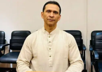 ফেরার কথা বলে আওয়ামী লীগের নেতাকর্মীদের বিপদে ফেলার আরেকটি ভণ্ডামি করছেন হাসিনা 6 7697b35f10d11ea979df2701c5fd12e1 6a48feb888d1b