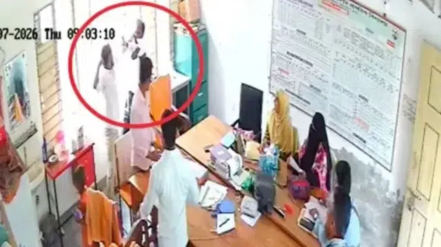 ছুটি না পেয়ে প্রধান শিক্ষককে পেটালেন সহকারী শিক্ষক, ভিডিও ভাইরাল 1 a0e544657db2f38efd3f15d0c3a494d9 6a4a7691c3635