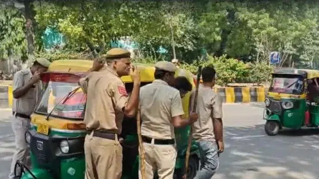যন্তর মন্তরের দিকে যাওয়া আন্দোলনকারী শিক্ষার্থীদের আটকে দিচ্ছে দিল্লি পুলিশ 1 c13fdf4f1ccff007a582bc4155c047ef 6a621cbcc7b99