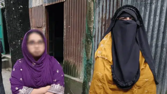 এক প্রবাসীকে নিয়ে দুই স্ত্রীর অনশন, পলাতক স্বামী 1 da5c9cdd2d60c6d80a2d4aefcdd5ae7a 6a5ee9151e4d6