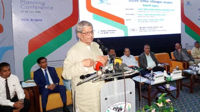 প্রতিটি গ্রামকে উন্নত অর্থনীতি ও শহুরে সুবিধায় গড়ে তুলতে হবে: মির্জা ফখরুল 1 f1a62da1b74fe2a37bc19a1b9f3ebd71 6a64c2e19aef3