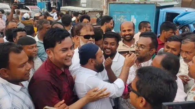 মির্জা ফখরুল রাষ্ট্রপতি নির্বাচিত হওয়ায় ঠাকুরগাঁওয়ে মিষ্টি বিতরণ 1 378345288cfa8b2bcacca0473436639d 6a870fe818199