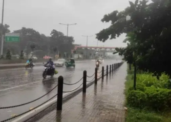 ঢাকায় বজ্রবৃষ্টির আভাস, ৮ অঞ্চলে ৬০ কিলোমিটার বেগে ঝড়ের শঙ্কা 2 38de234df75845d5594cbbc081a88d41 6a939af747331