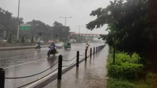 ঢাকায় বজ্রবৃষ্টির আভাস, ৮ অঞ্চলে ৬০ কিলোমিটার বেগে ঝড়ের শঙ্কা 1 38de234df75845d5594cbbc081a88d41 6a939af747331