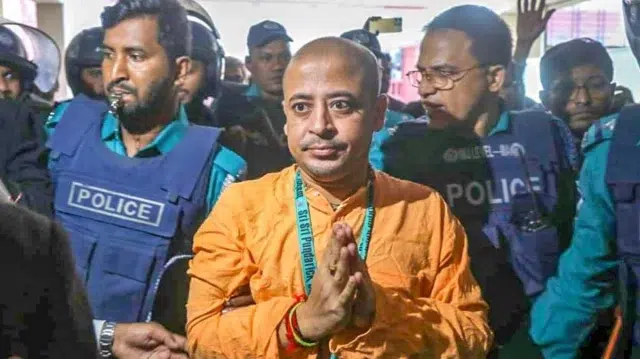 চিন্ময় দাসের দুই মামলায় জামিন, আপাতত মিলছে না মুক্তি 1 6e6e850296a1364b7ca2bcc41795ee60 6a6f48d7d2050