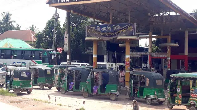 মির্জাপুরে তীব্র গ্যাস সংকট, ঘণ্টার পর ঘণ্টা অপেক্ষা করেও মিলছে না সিএনজি 1 e6e90aeb644c8c871166c4f68915ddfc 6a8124a757b9d