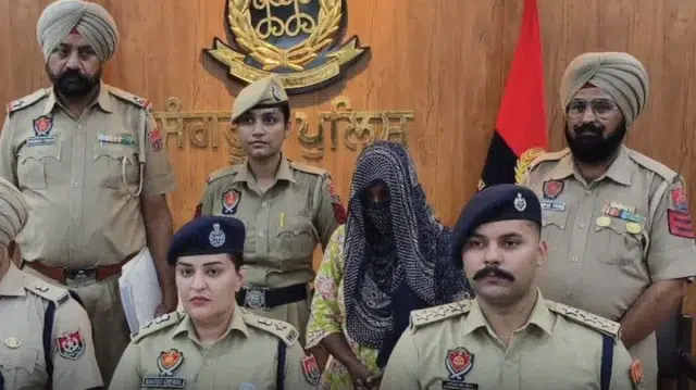 পরকীয়ার জেরে তিন সন্তানকে বিষ মেশানো মিষ্টি খাইয়ে হত্যা, মা গ্রেপ্তার 1 130e275577d3a4d946f5458acbe238ed 6ab6a1b6b7913
