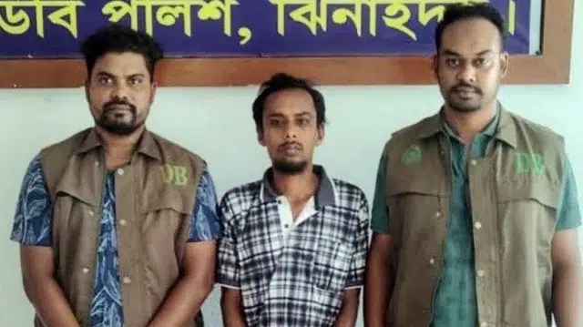ঝিনাইদহে বিদেশি পিস্তলসহ যুবক গ্রেপ্তার 1 1cb87a62b497ac88d43482f64bf70894 6aa8b874646dc