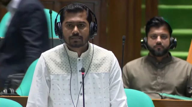 যুদ্ধ-পরবর্তী মধ্যপ্রাচ্যে বাংলাদেশি শ্রমিকের চাহিদা বাড়বে: সংসদে প্রবাসীকল্যাণমন্ত্রী 1 3df2b7f7bc495aa9ba6ef82ab16b8576 6a997fd1bd258