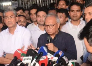 সাম্প্রতিক অগ্নিসংযোগ ও বোমা হামলা গভীর ষড়যন্ত্রের অংশ: রুহুল কবির রিজভী 4 6b047f62b3517c8275b8a76449fd936a 6ab55cc54b302