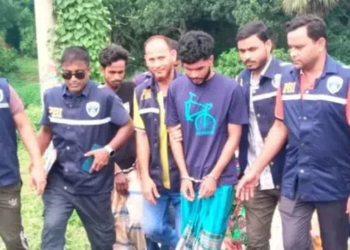সুটকেসে না ধরায় প্রেমিকার মরদেহ দুই টুকরো করেন প্রেমিক 5 e4fafc2d42324639234627e35544bcc6 6aa7f85d3c946