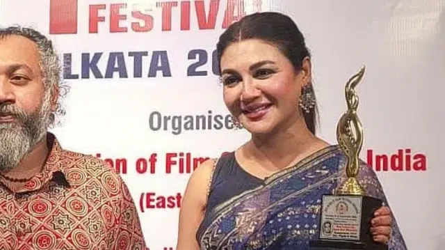 কলকাতায় পঞ্চম ওয়ার্ল্ড ফিল্ম ফেস্টিভ্যালে পুরস্কার জিতল বাংলাদেশের দুই সিনেমা 1 f3a9f489b86b9ef70462bb644ff9642e 6aa7d5a0231e2