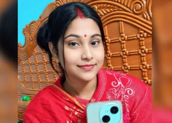 বিজয়ার আনন্দ মুহূর্তেই বিষাদ, প্রতিমায় সিঁদুর দিতে গিয়ে গৃহবধূর মৃত্যু 2 429f6cd20fa7f8f7abb6cd23234d3783 6ad97f2961214