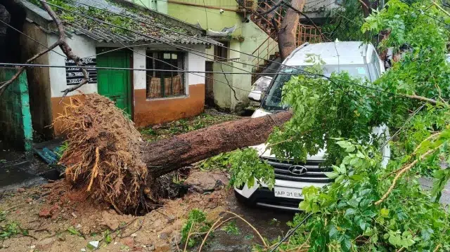 ঘূর্ণিঝড় অর্ণবের তাণ্ডবে ভারতের অন্ধ্র প্রদেশে পাঁচ জনের মৃত্যু 1 9f82c26c53e627f749ae255077630963 6ae257a44d1d8