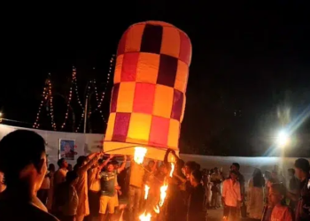 প্রবারণা পূর্ণিমায় ফানুসে রঙিন রামুর আকাশ 2 a725bd3fda00be2eca151f084ec17fb2 6adec1fa4f484