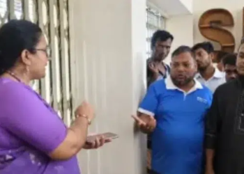 রাজশাহীতে ইউএনও কার্যালয়ে তালা: এনসিপি ও জামায়াত নেতাসহ ৭ জনের বিরুদ্ধে মামলা 6 a9737baed10ff27777fc7ea083f16d43 6ace8a7976f93