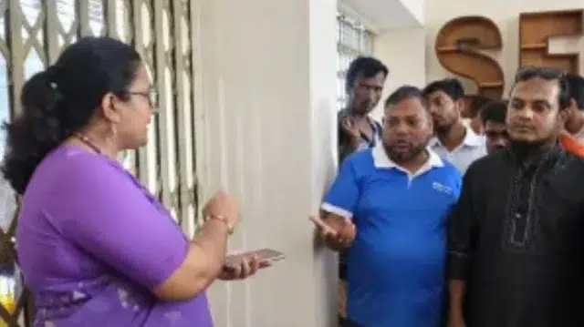 রাজশাহীতে ইউএনও কার্যালয়ে তালা: এনসিপি ও জামায়াত নেতাসহ ৭ জনের বিরুদ্ধে মামলা 1 a9737baed10ff27777fc7ea083f16d43 6ace8a7976f93
