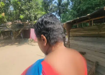 ঝিনাইদহে নারীর শরীরে মরিচের গুঁড়া মাখিয়ে নির্যাতন, কাটা হলো চুল 2 b09c32adacefe8360feeef7a28787bb7 6adb7effda2d7