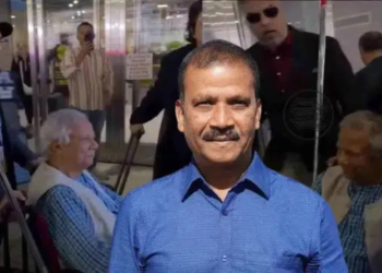 যুক্তরাষ্ট্রের নিউইয়র্কের জন এফ কেনেডি (জেএফকে) আন্তর্জাতিক বিমানবন্দরে বাংলাদেশের অন্তর্বর্তীকালীন সরকারের সাবেক প্রধান উপদেষ্টা ও নোবেলজয়ী অর্থনীতিবিদ ড. মুহাম্মদ ইউনূসকে হেনস্তার ঘটনায় তীব্র ক্ষোভ ও নিন্দা প্রকাশ করেছেন সাবেক আইন উপদেষ্টা ও ঢাকা বিশ্ববিদ্যালয়ের অধ্যাপক আসিফ নজরুল। 7 c0336cabce3b1ec31aad91ca1bd80595 6ace01b20c863